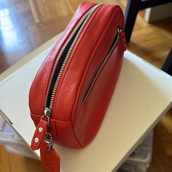 COPY - Danier leather crossbody bag - Picture 4 of 9